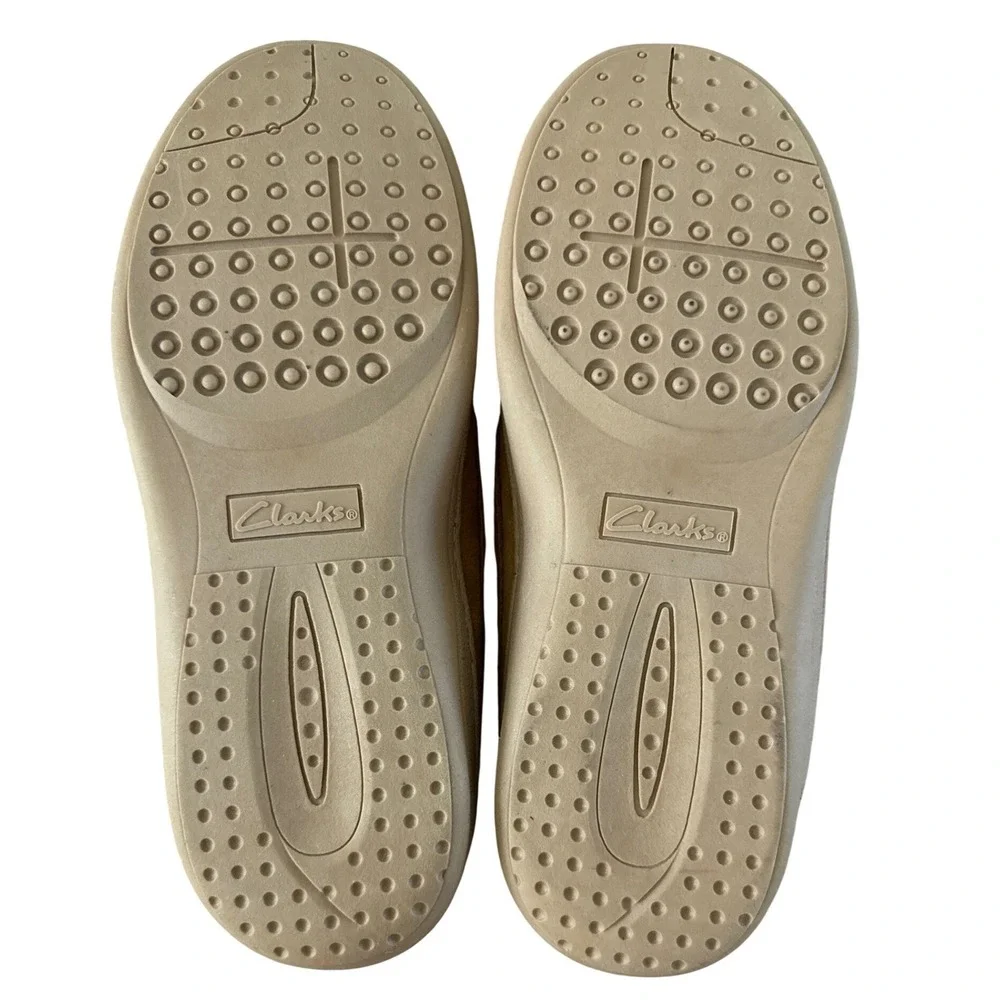 Clarks Indoor Outdoor Slippers Mens Size 9 Cinnamon New Leather Suede JMH0740